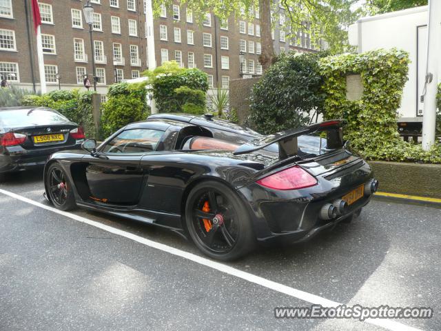 Porsche Carrera GT spotted in London, United Kingdom