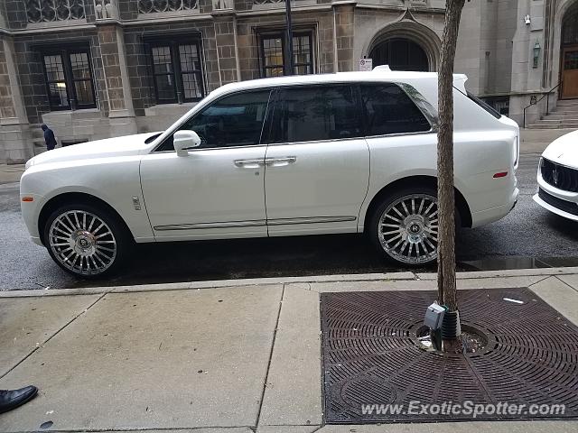 Rolls-Royce Cullinan spotted in Chicago, Illinois