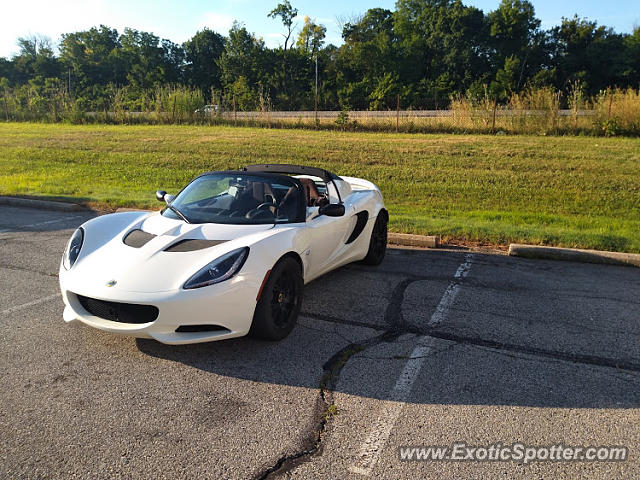 Lotus Elise spotted in Indianapolis, Indiana
