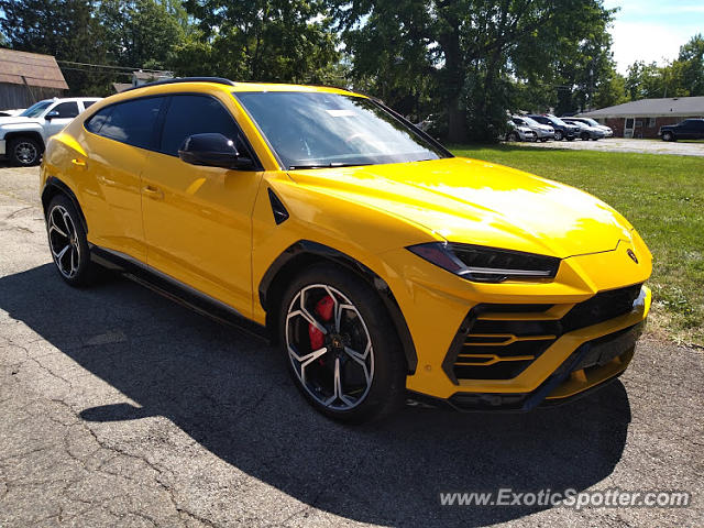 Lamborghini Urus spotted in Carmel, Indiana