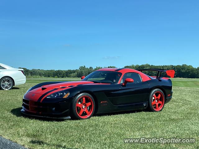 Dodge Viper spotted in Buffalo, New York