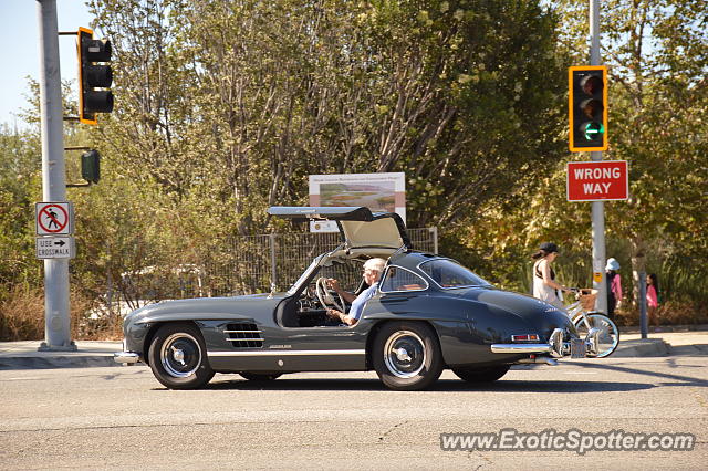 Mercedes 300SL spotted in Malibu, California