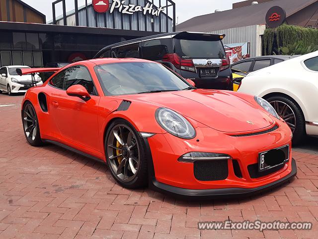 Porsche 911 GT3 spotted in Serpong, Indonesia