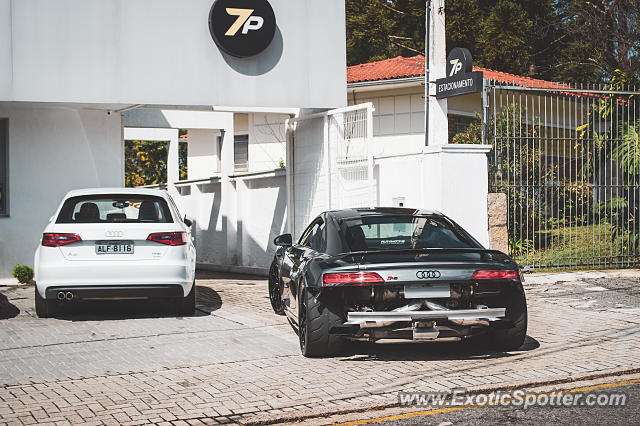 Audi R8 spotted in Curitiba, PR, Brazil