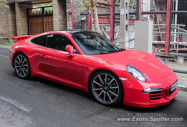 Porsche 911 spotted in Tehran, Iran