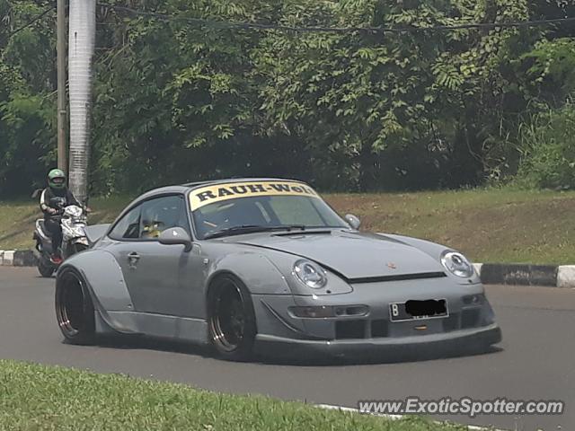 Porsche 911 spotted in Jakarta, Indonesia