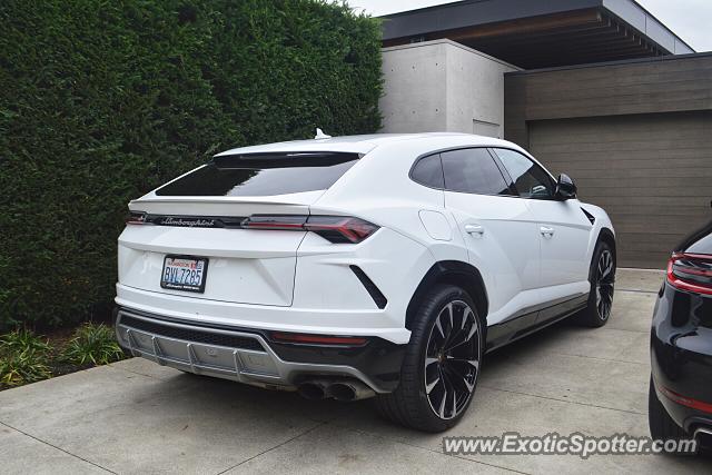 Lamborghini Urus spotted in Kirkland, Washington