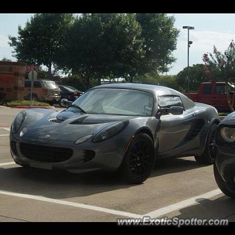 Lotus Elise spotted in Dallas, Texas