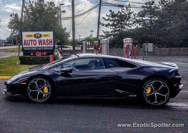 Lamborghini Huracan spotted in Bloomfield Hills, Michigan