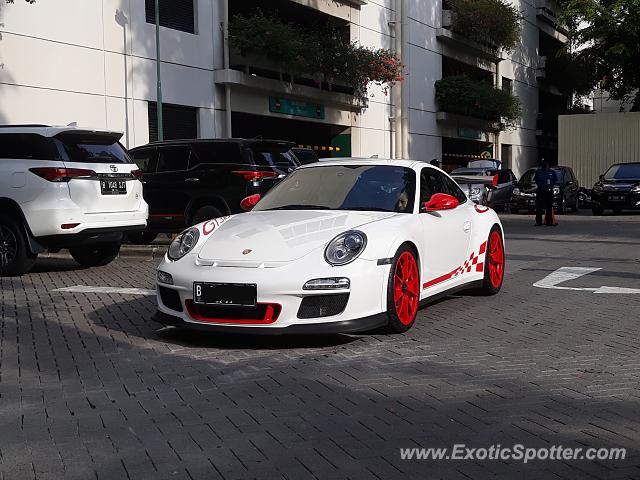 Porsche 911 GT3 spotted in Jakarta, Indonesia