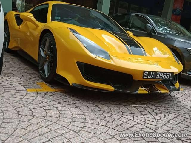 Ferrari 488 GTB spotted in Singapore, Singapore