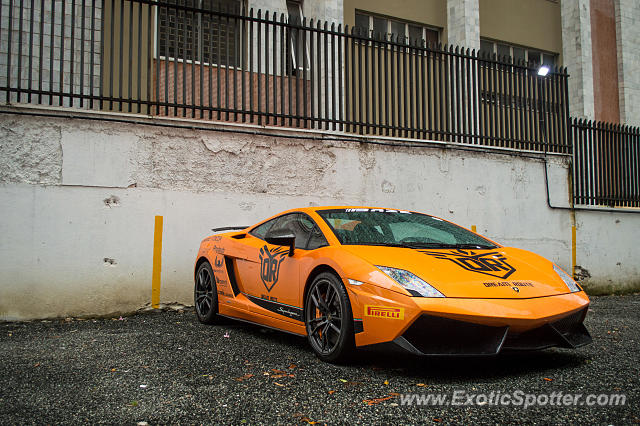Lamborghini Gallardo spotted in Curitiba, PR, Brazil