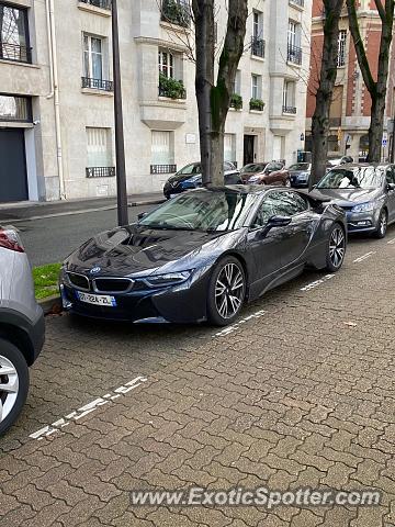 BMW I8 spotted in PARIS, France