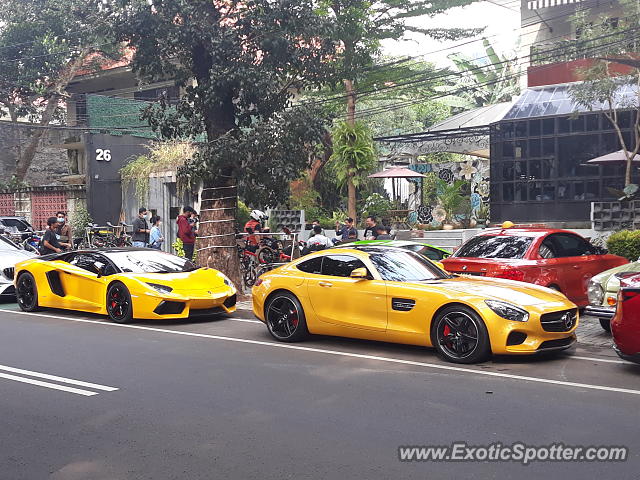 Lamborghini Aventador spotted in Jakarta, Indonesia