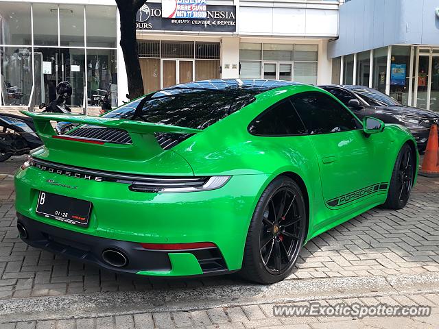 Porsche 911 spotted in Jakarta, Indonesia