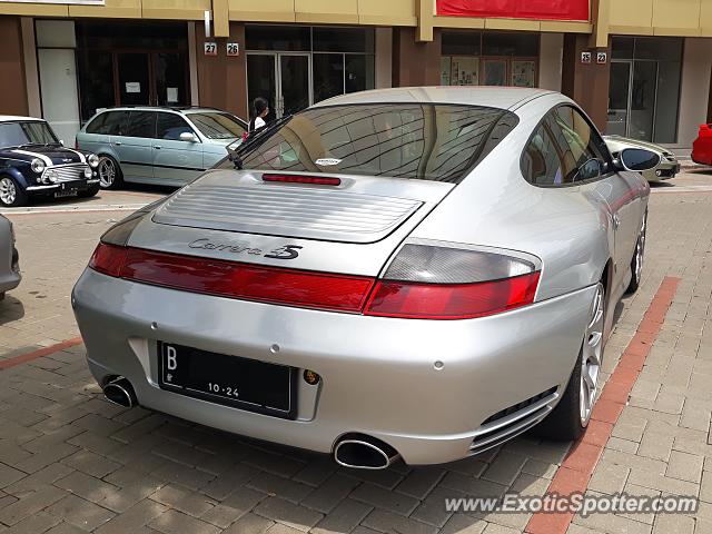 Porsche 911 spotted in Jakarta, Indonesia