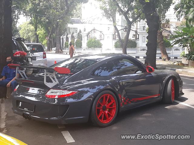 Porsche 911 GT3 spotted in Jakarta, Indonesia