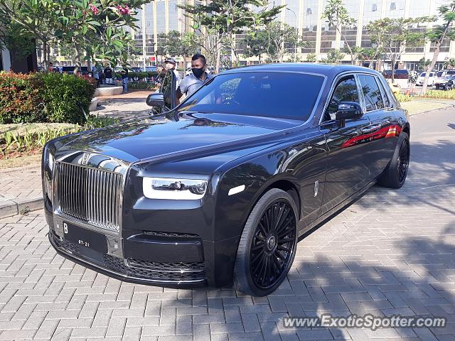 Rolls-Royce Phantom spotted in Jakarta, Indonesia