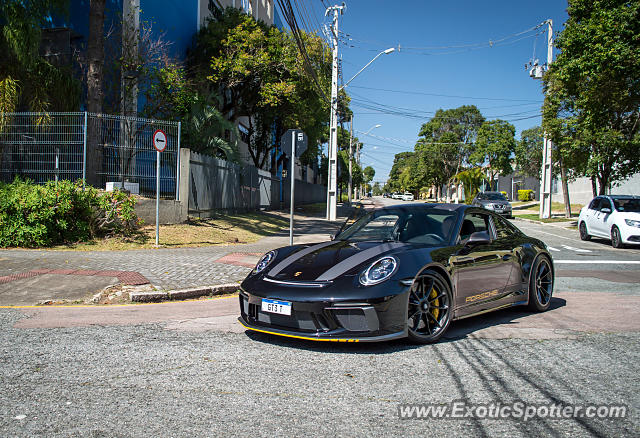 Porsche 911 GT3 spotted in Curitiba, PR, Brazil