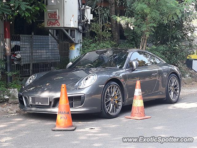 Porsche 911 spotted in Jakarta, Indonesia