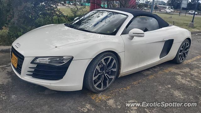 Audi R8 spotted in Bogota, Colombia