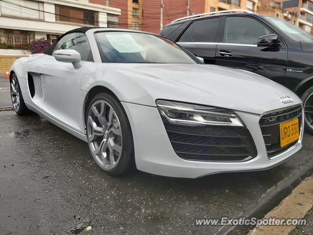 Audi R8 spotted in Bogota, Colombia