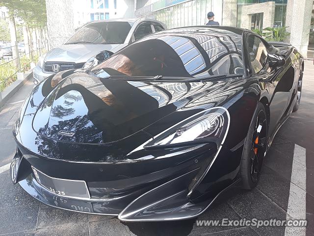 Mclaren 600LT spotted in Jakarta, Indonesia