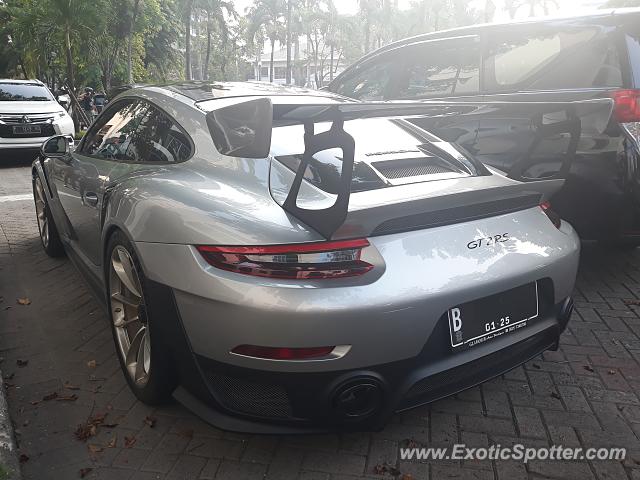 Porsche 911 GT2 spotted in Jakarta, Indonesia