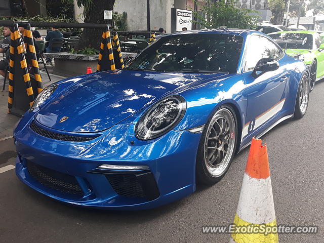 Porsche 911 spotted in Jakarta, Indonesia