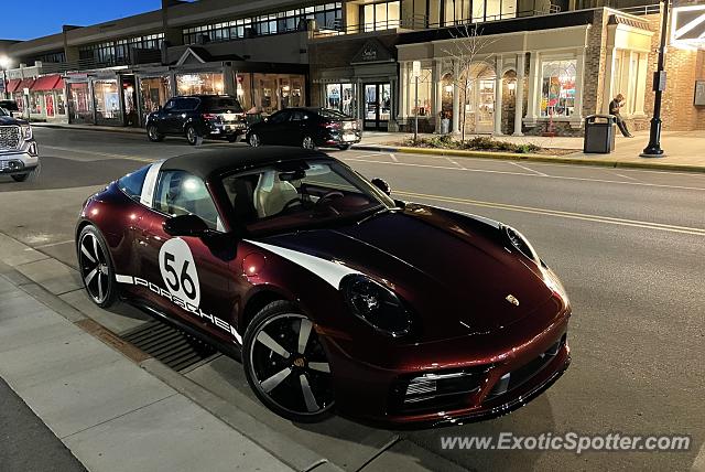 Porsche 911 spotted in Wayzata, Minnesota