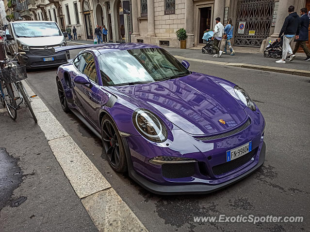 Porsche 911 GT3 spotted in Milan, Italy
