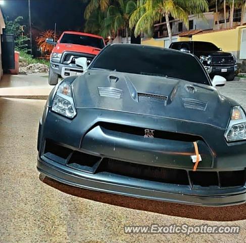 Nissan GT-R spotted in Maracaibo, Venezuela