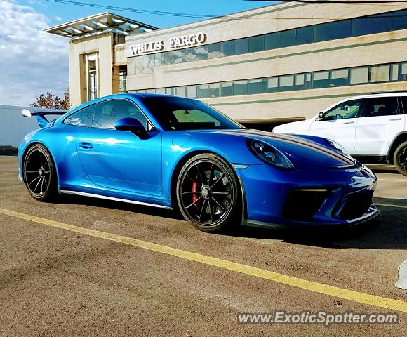 Porsche 911 GT3 spotted in Birmingham, Michigan