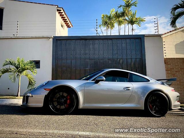 Porsche 911 Turbo spotted in Nueva Esparta, Venezuela
