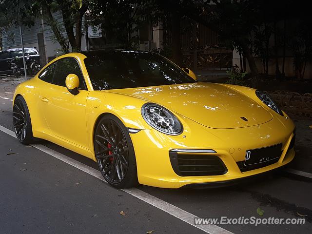 Porsche 911 spotted in Jakarta, Indonesia
