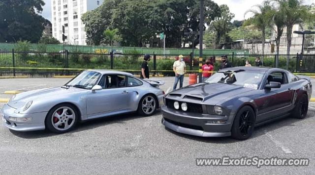 Porsche 911 Turbo spotted in Caracas, Venezuela