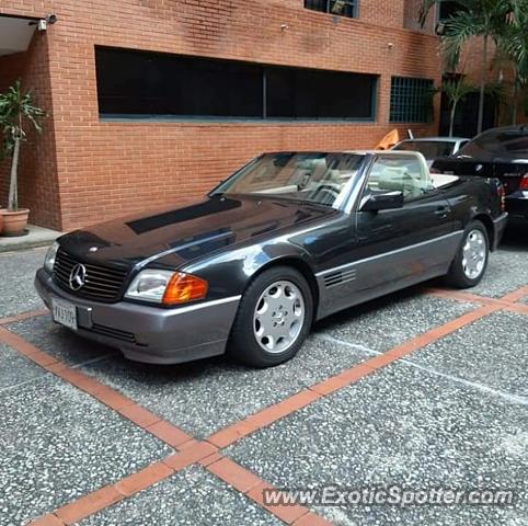 Mercedes SL600 spotted in Caracas, Venezuela