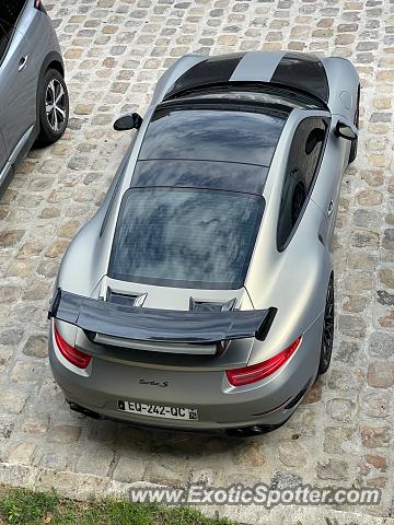 Porsche 911 Turbo spotted in Paris, France