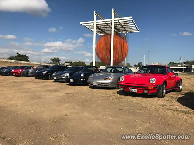 Porsche 911 spotted in Caracas, Venezuela