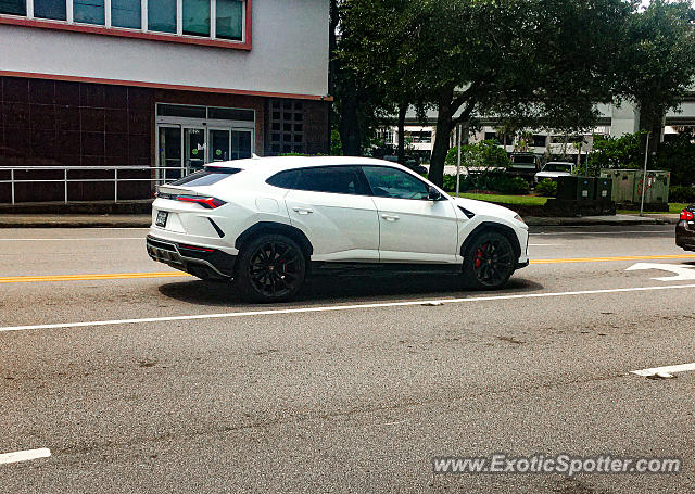 Lamborghini Urus spotted in Jacksonville, Florida