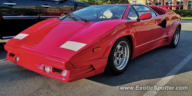 Lamborghini Countach spotted in New Albany, Ohio