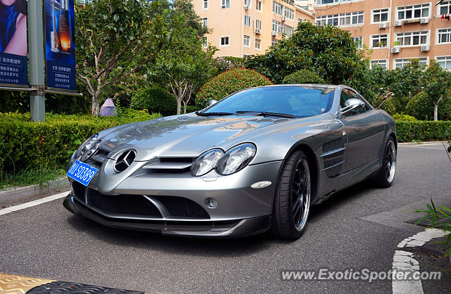 Mercedes SLR spotted in Qingdao, China
