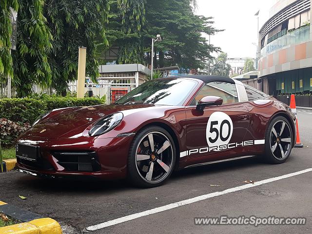 Porsche 911 spotted in Jakarta, Indonesia