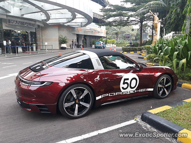 Porsche 911 spotted in Jakarta, Indonesia