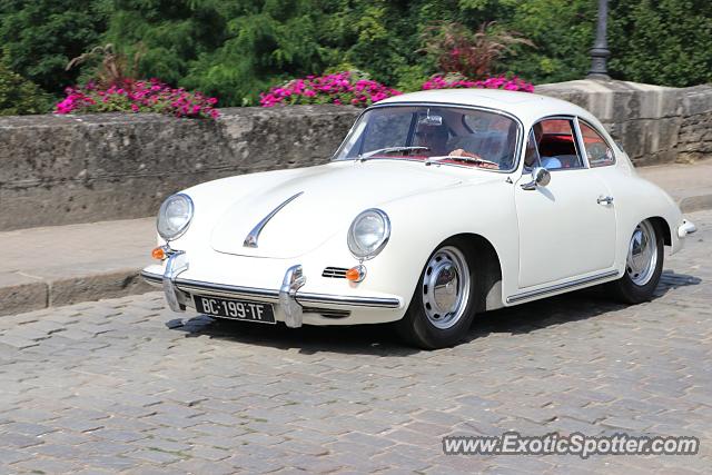 Porsche 356 spotted in Semur, France