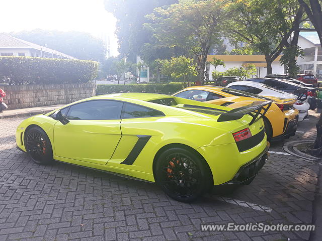 Lamborghini Gallardo spotted in Jakarta, Indonesia