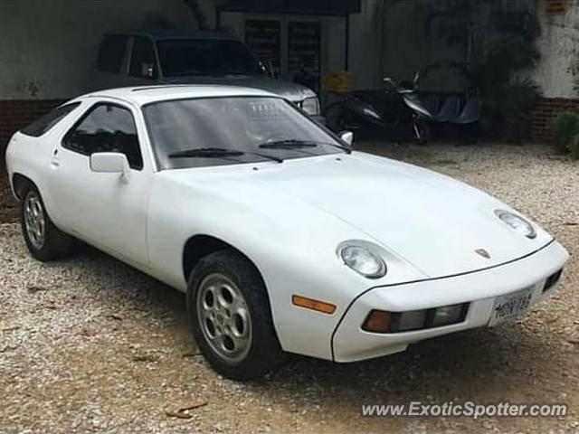 Porsche 356 spotted in Valencia, Venezuela
