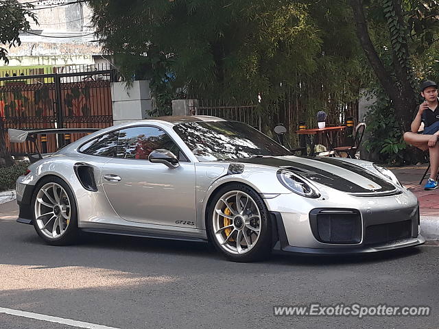 Porsche 911 GT2 spotted in Jakarta, Indonesia