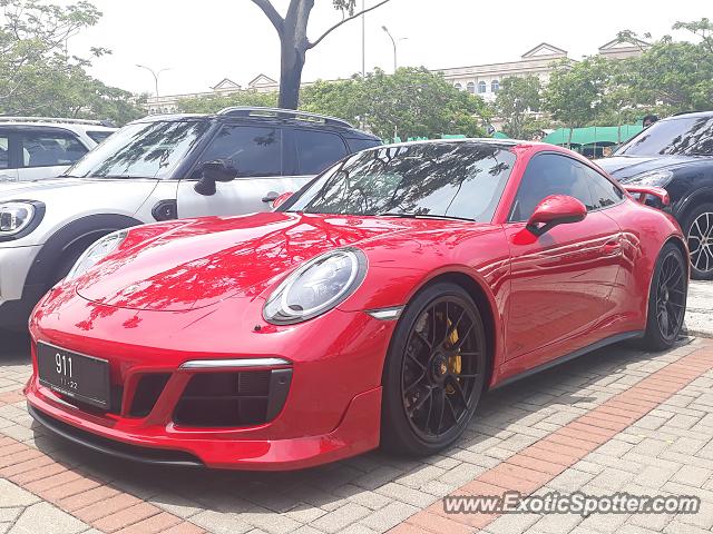 Porsche 911 spotted in Jakarta, Indonesia