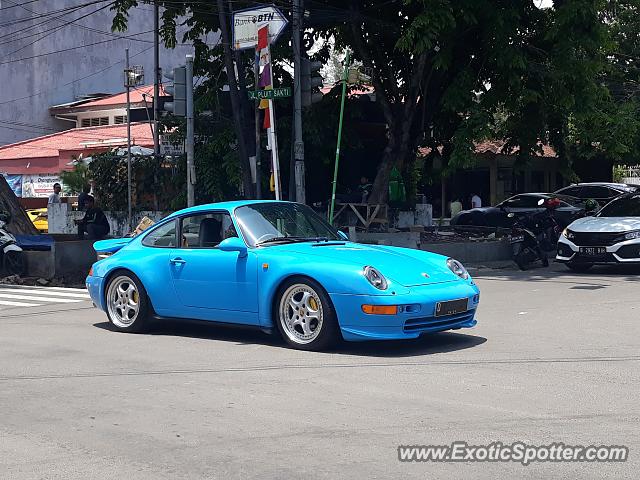 Porsche 911 spotted in Jakarta, Indonesia